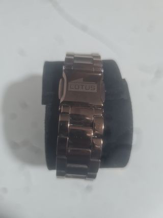Reloj lotus 