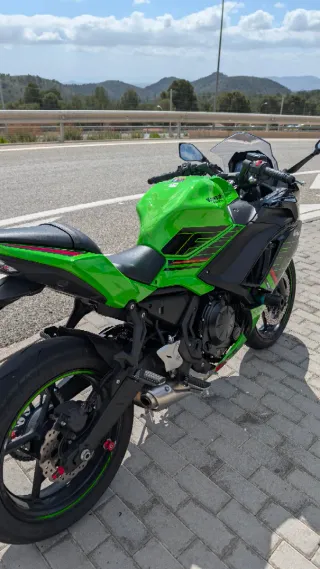 KAWASAKI NINJA 650 2024 — 6.500 km — COMO NUEVA