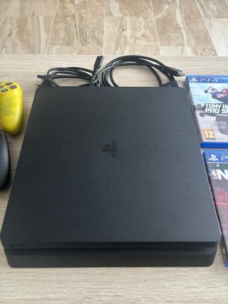 Playstation 4 slim