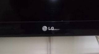 Televisión LG con soporte