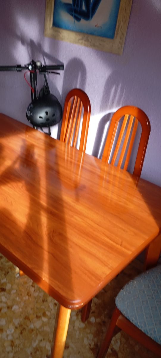 Mesa y sillas comedor