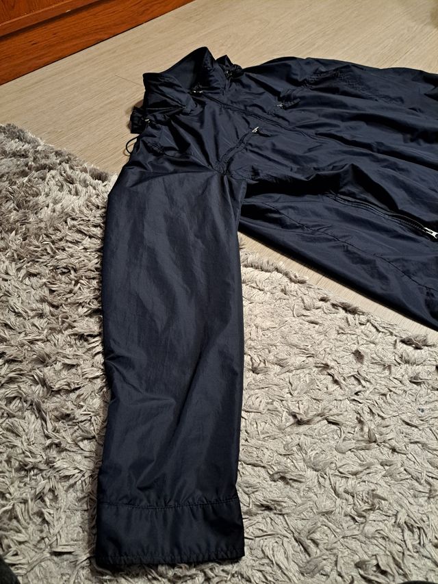 Chubasquero  de hombre con capucha