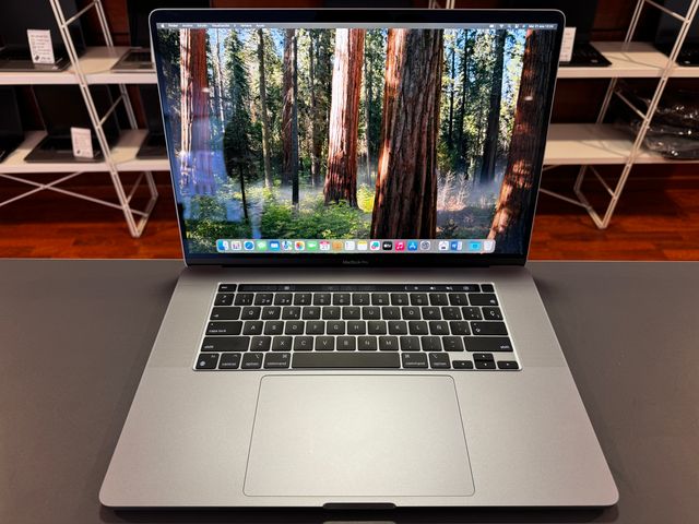 MacBook Pro i9 / 64 Gb - GARANTIA