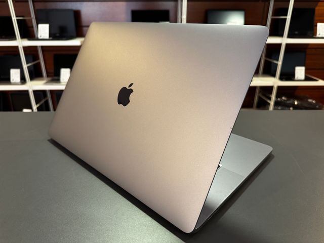 MacBook Pro i9 / 64 Gb - GARANTIA
