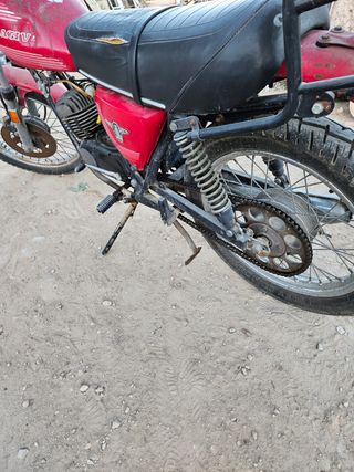 SE VENDE MOTO  CAGIVA 125 SST  1300€