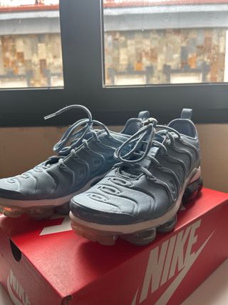 Zapatillas vapor max plus azul clarito