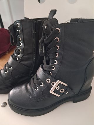 Botín estilo militar negro Guess talla 37