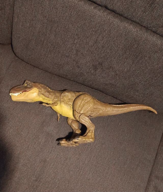 Gran dinosaurio T-REX Mattel