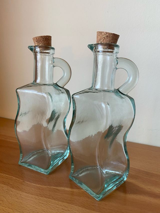 Juego de aceitera y vinagrera de cristal