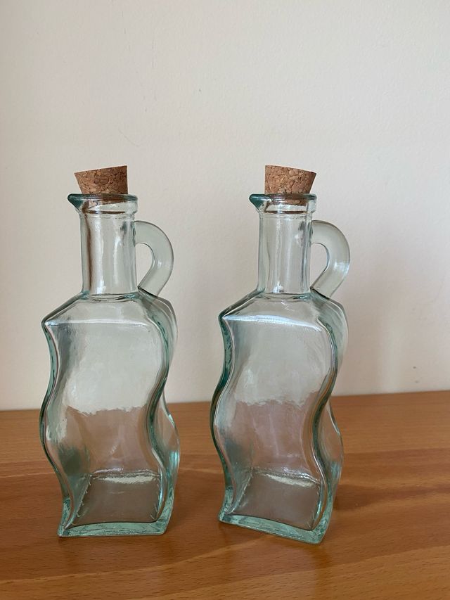 Juego de aceitera y vinagrera de cristal