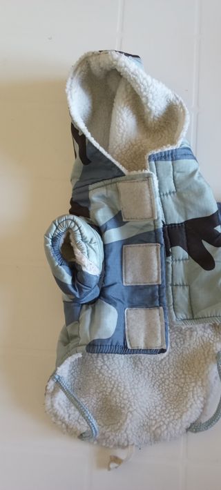 Piumino con cappuccio per cani