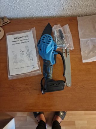 Sierra Electrica nueva sin bateria