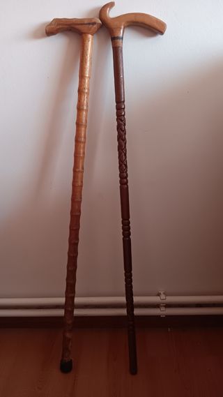 2 BASTONES DE MADERA HECHOS A MANO