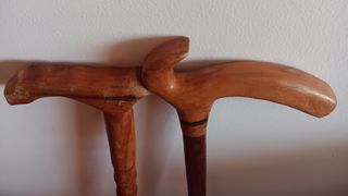 2 BASTONES DE MADERA HECHOS A MANO