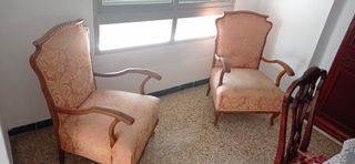 Dos sillones antiguos