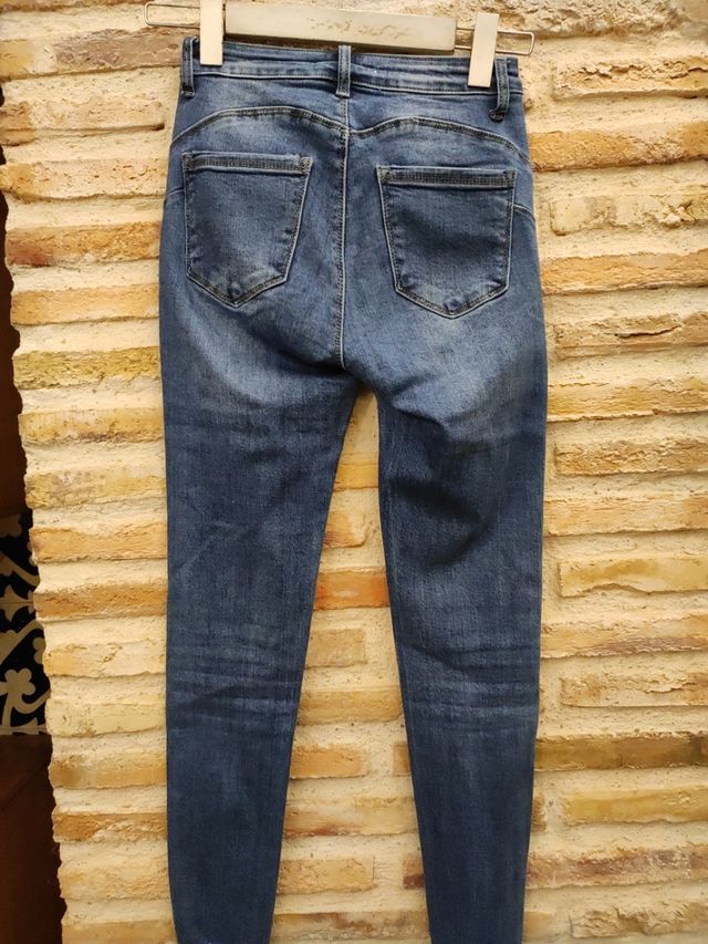 Pantalón vaquero pitillo Push up rotos