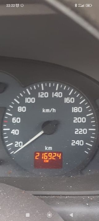 Renault Scenic 2002 se vende entero para repuesto