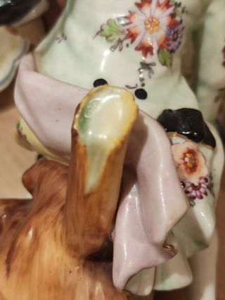 FIGURA DE PORCELANA ANTIGUA DE 200 AÑOS APROX.