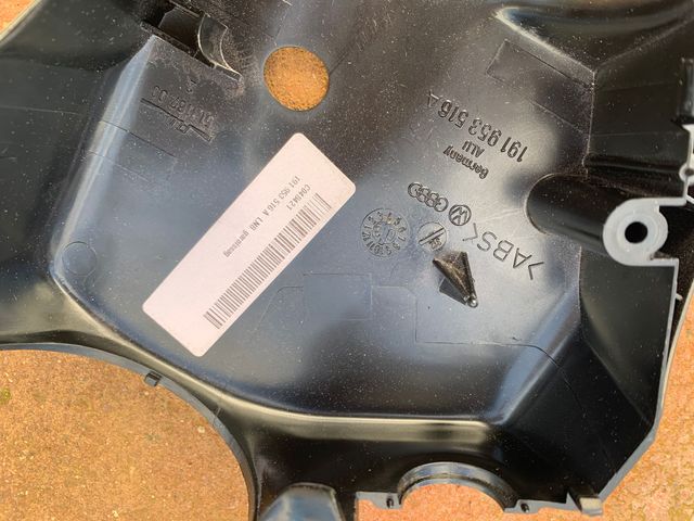 TAPA BAJO VOLANTE VW GOLF MK2