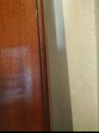 Puerta maciza corredera, con guia y tapeta