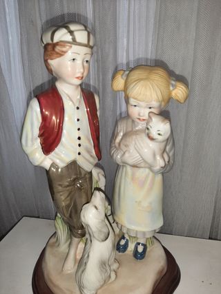 De años 80. Figura de cerámica.