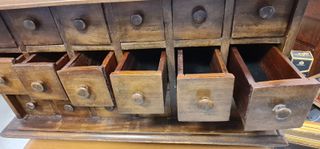 Mueble de boticario o especiero en madera de teca