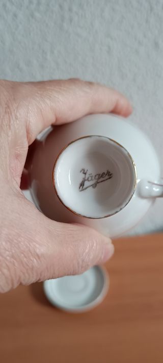 Taza con plato Jager antigua