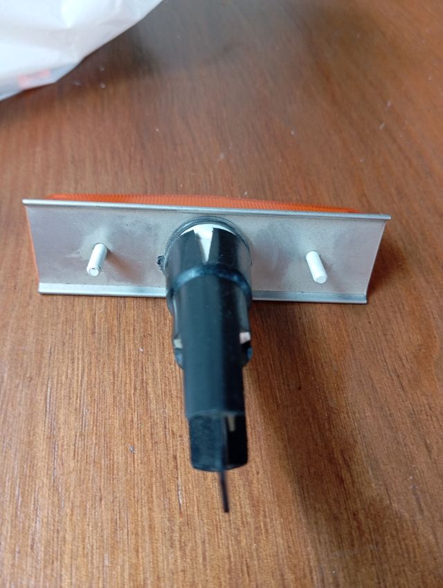 Seat 133 intermitente aleta