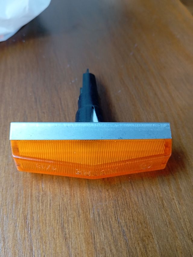 Seat 133 intermitente aleta