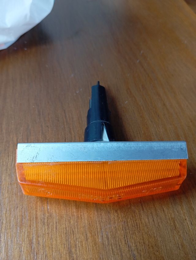 Seat 133 intermitente aleta