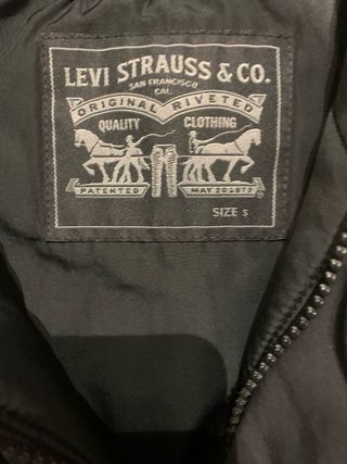 Abrigo Levis