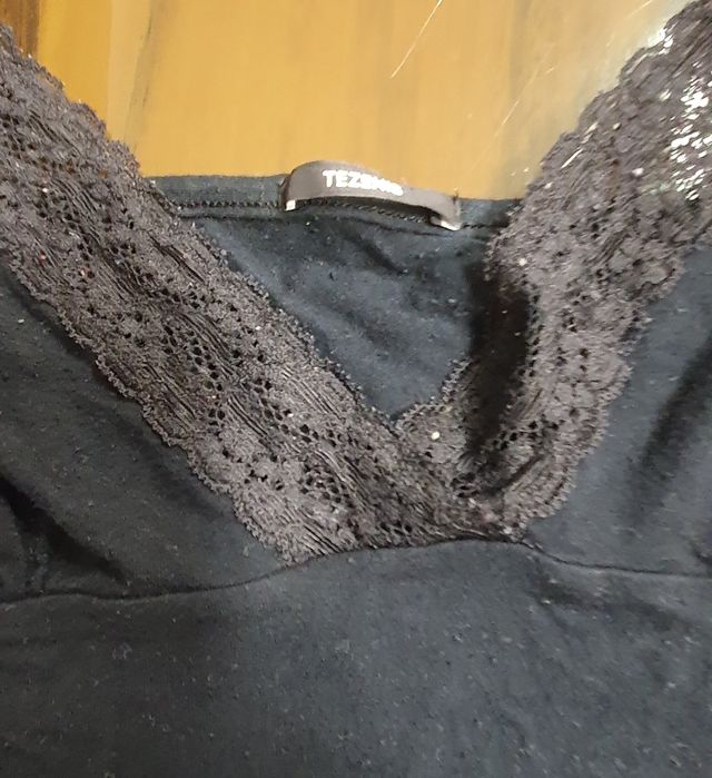 Coppia di canottiere nere