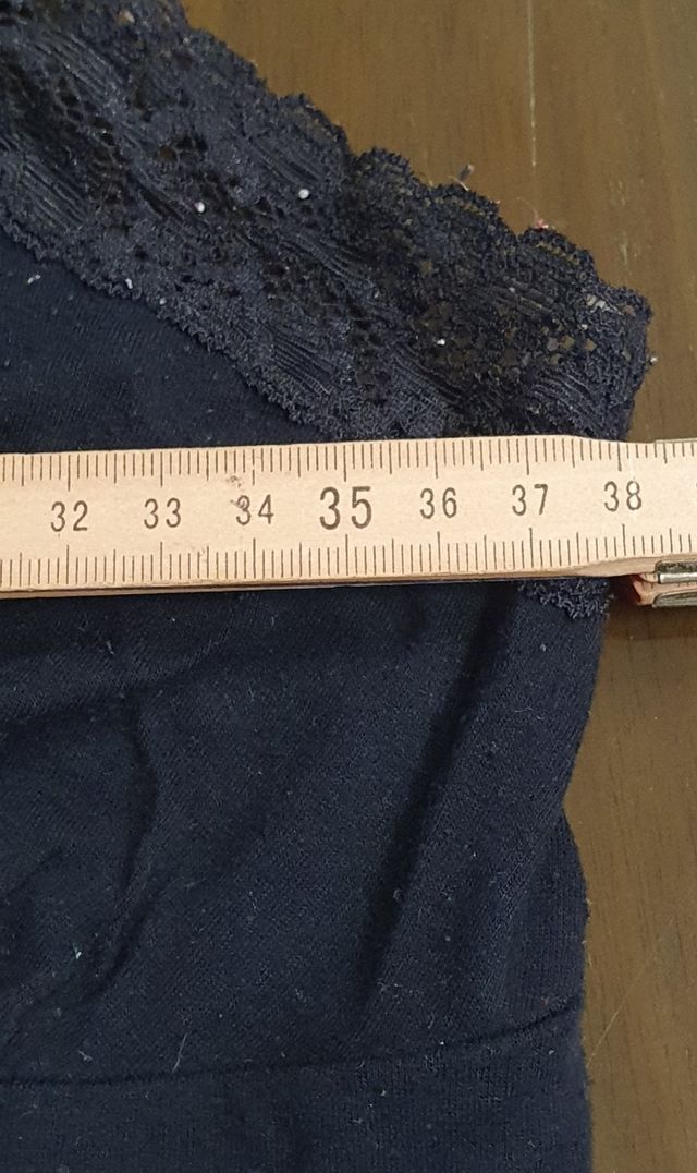 Coppia di canottiere nere