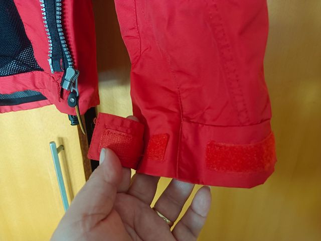 Cortavientos rojo mujer