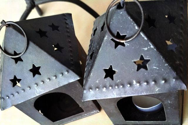 COPPIA DI PORTACANDELE METALLICI