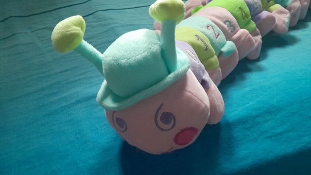 Gusano peluche muy bonito