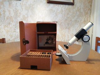 Microscopio escolar