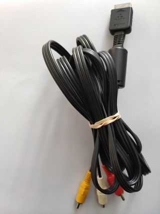 36 cables varios,pc, ps1,iphone,transformadores