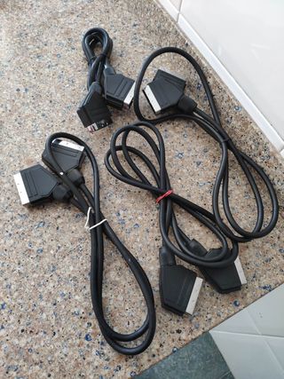 36 cables varios,pc, ps1,iphone,transformadores