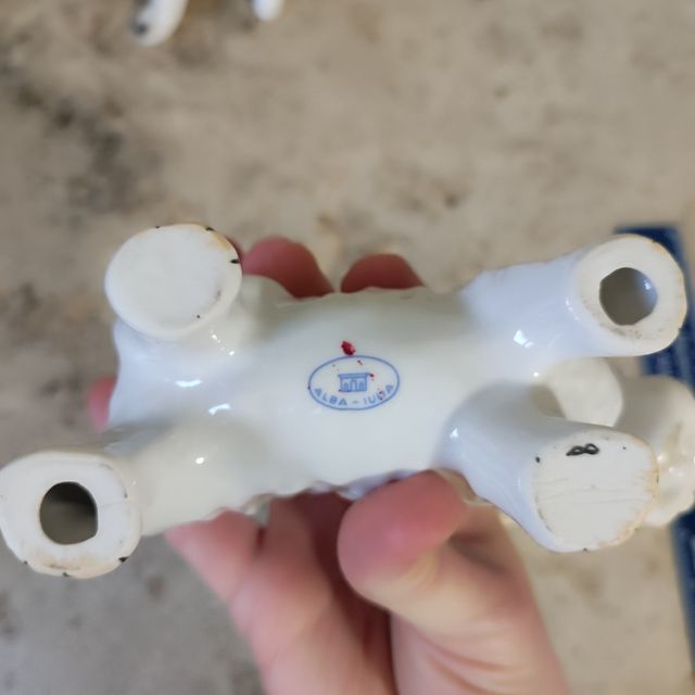 Statuette Soprammobili in Porcellana rumena Alba I