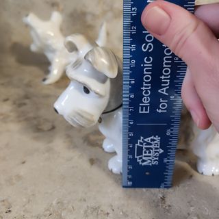 Statuette Soprammobili in Porcellana rumena Alba I