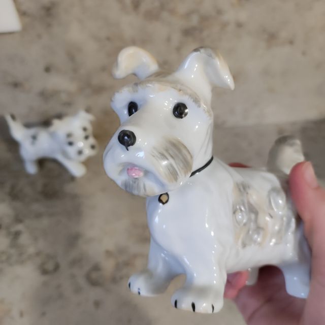 Statuette Soprammobili in Porcellana rumena Alba I