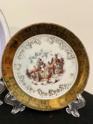 Antichi piatti in porcellana