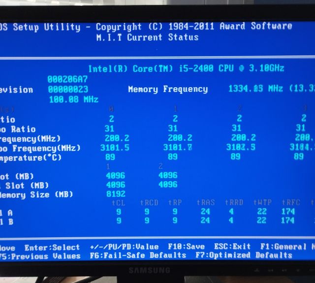 Placa base Gigabyte GA-H61M-D2P-B3+i5 2400