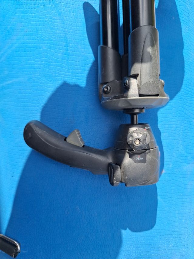 Trípode manfrotto 785b