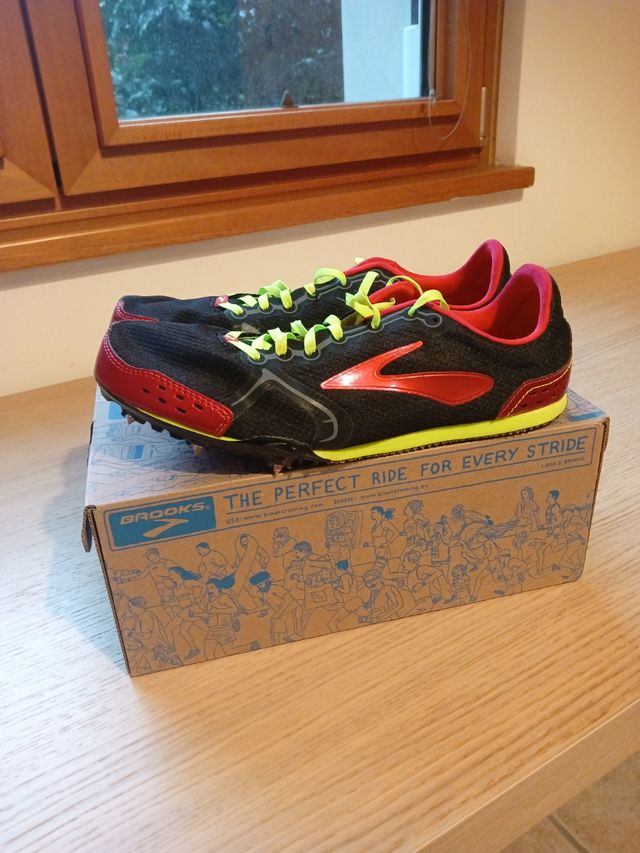 Scarpe chiodate per atletica leggera 