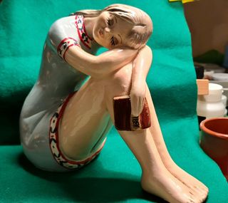 Figura chica soñando