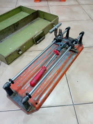 Maquina de cortar Azulejos Rubi