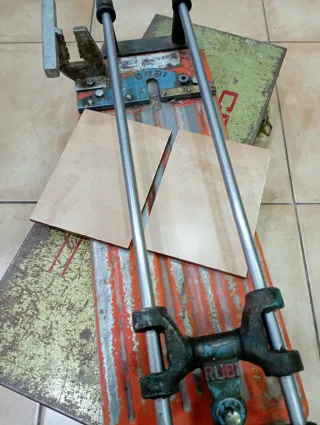 Maquina de cortar Azulejos Rubi