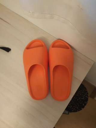 Chanclas Adidas yezzy slide